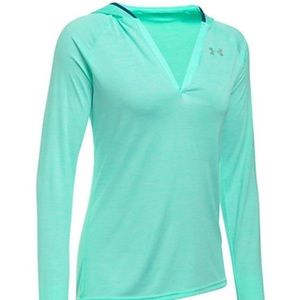Long sleeve hooded under armour running large NWT